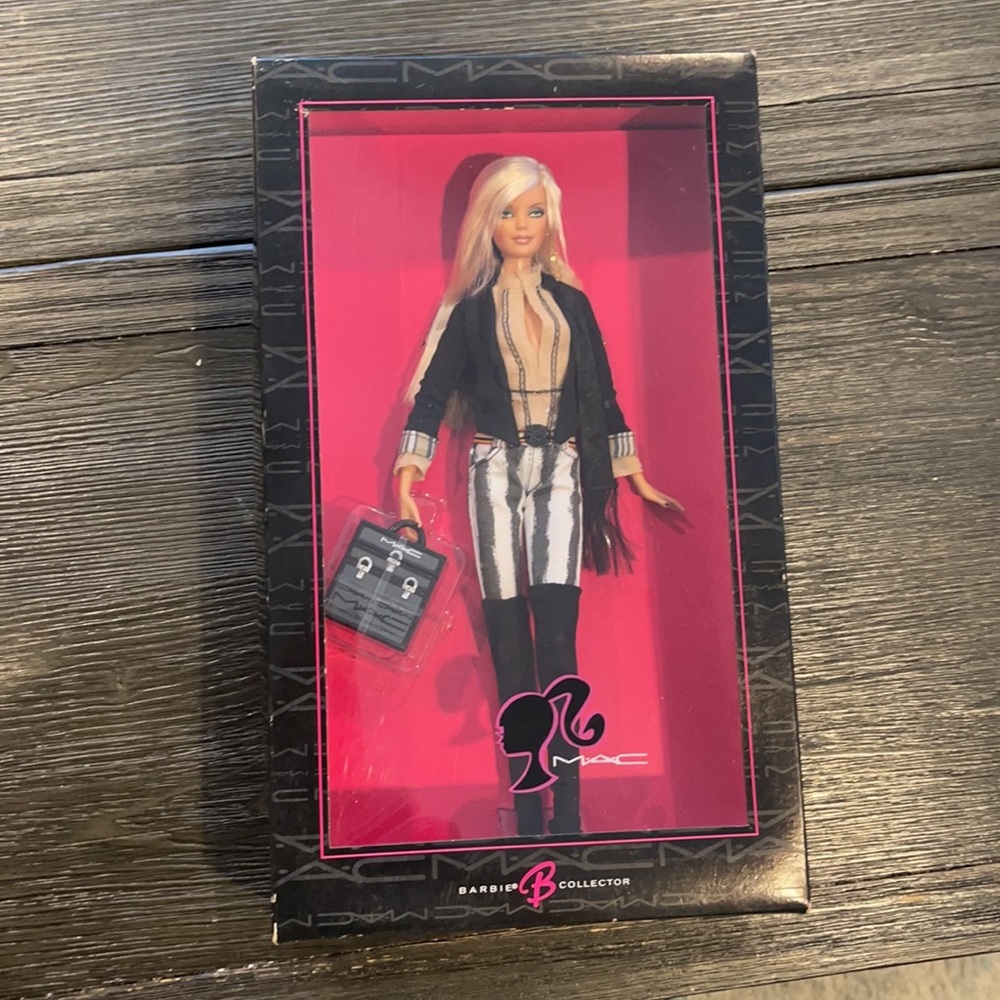 MAC Cosmetics Barbie Doll Collector 2007